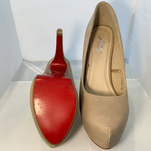 Heels - Picture 3 of 3